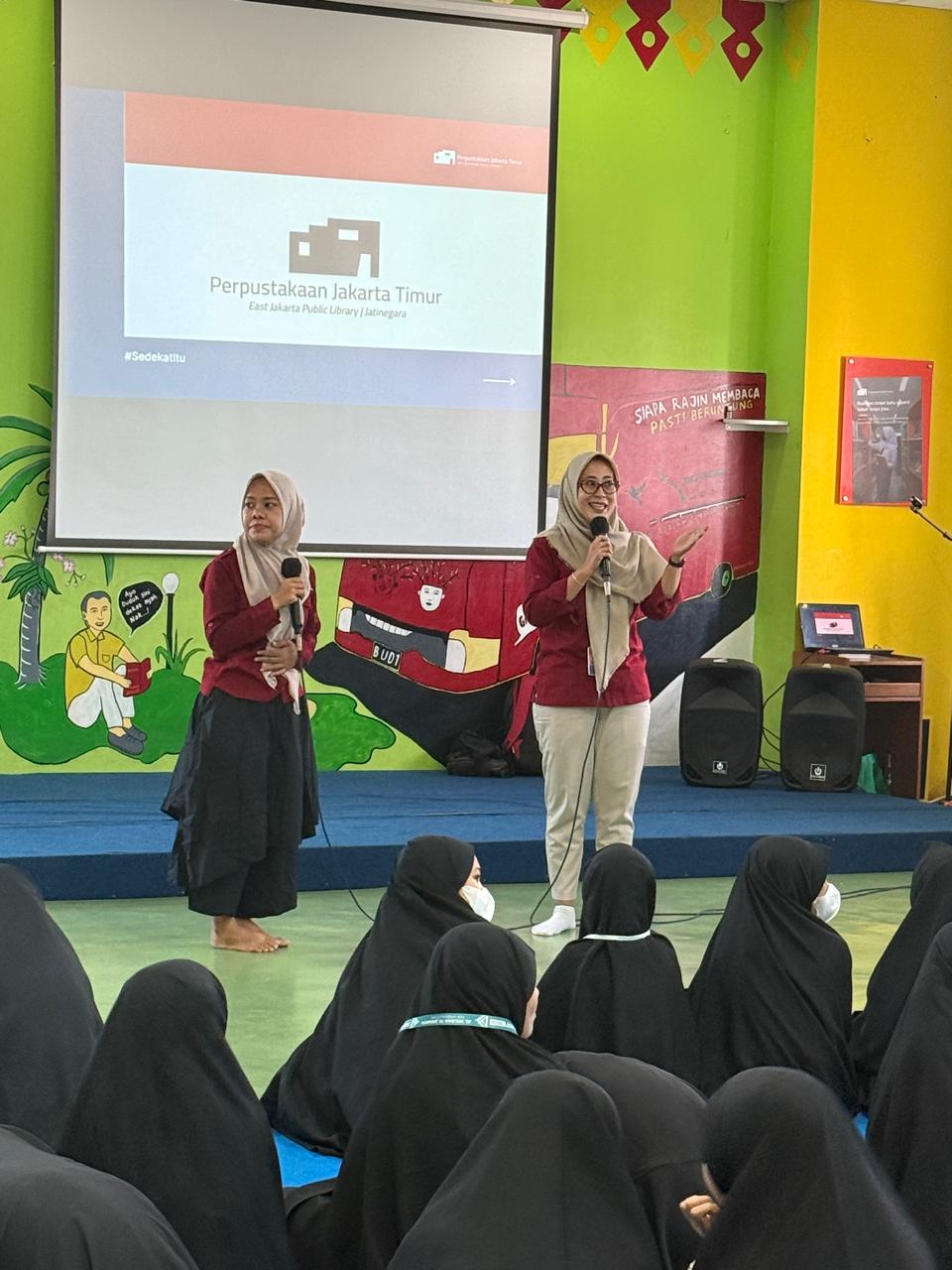 Wisata LiterAsyik Ke Perpustakaan Jakarta Timur Bersama Al-Wildan Islamic School 10 Jakarta